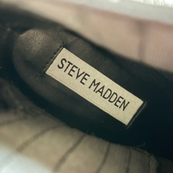 NEW Steve Madden Terezza Nubuck Booties - Picture 7 of 8